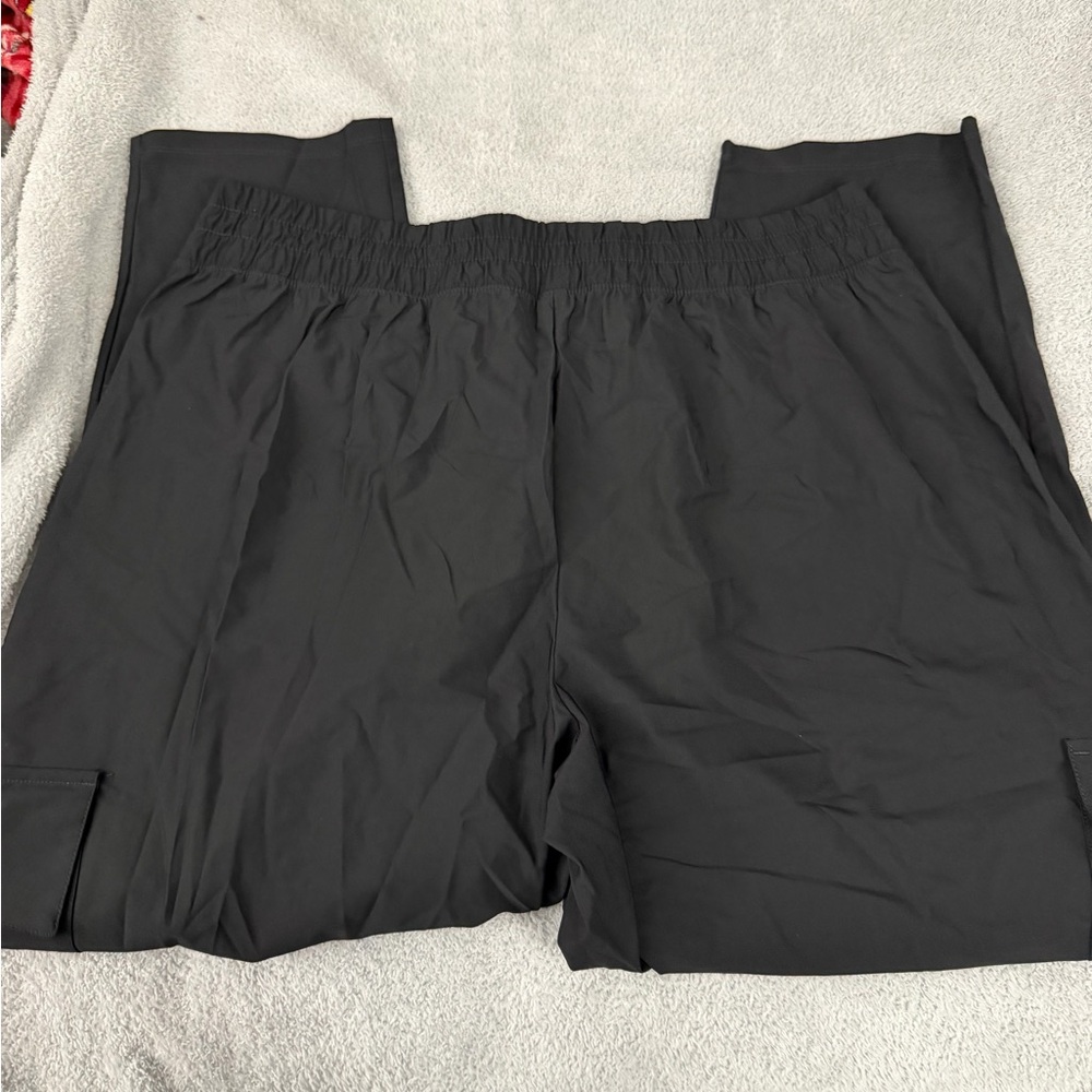 Old navy cargo nylon sleek tech pants women’s XL - Picture 4 of 4